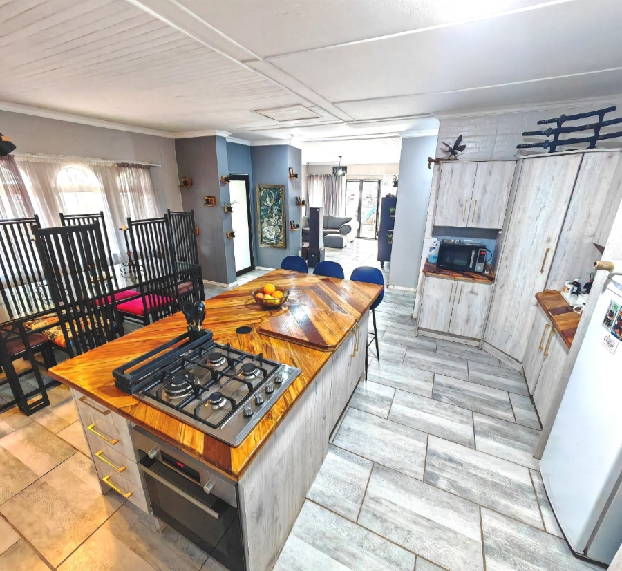 4 Bedroom Property for Sale in Uitsig Free State